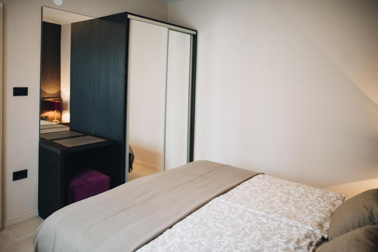 Stay In The Very Heart Of Porec - 50M To The Beach ภายนอก รูปภาพ