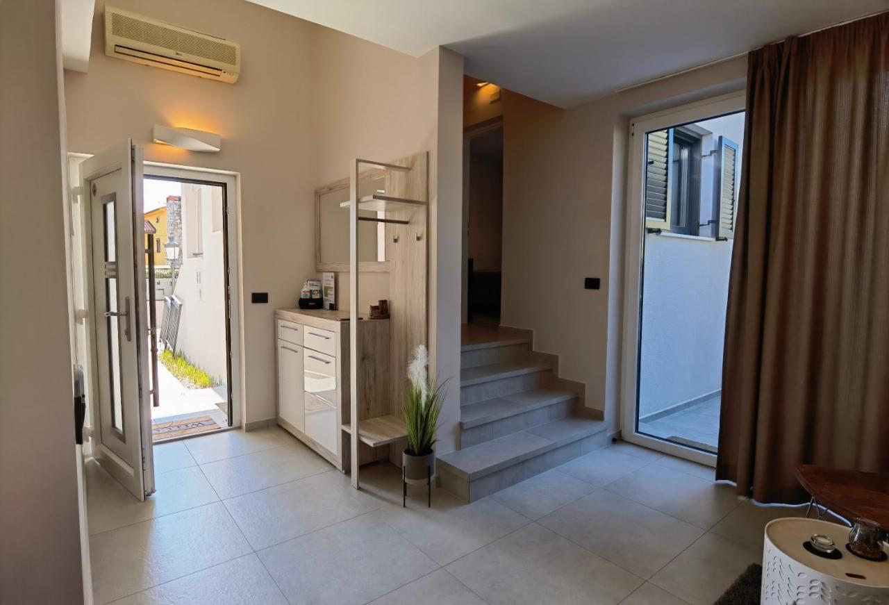 Stay In The Very Heart Of Porec - 50M To The Beach ภายนอก รูปภาพ
