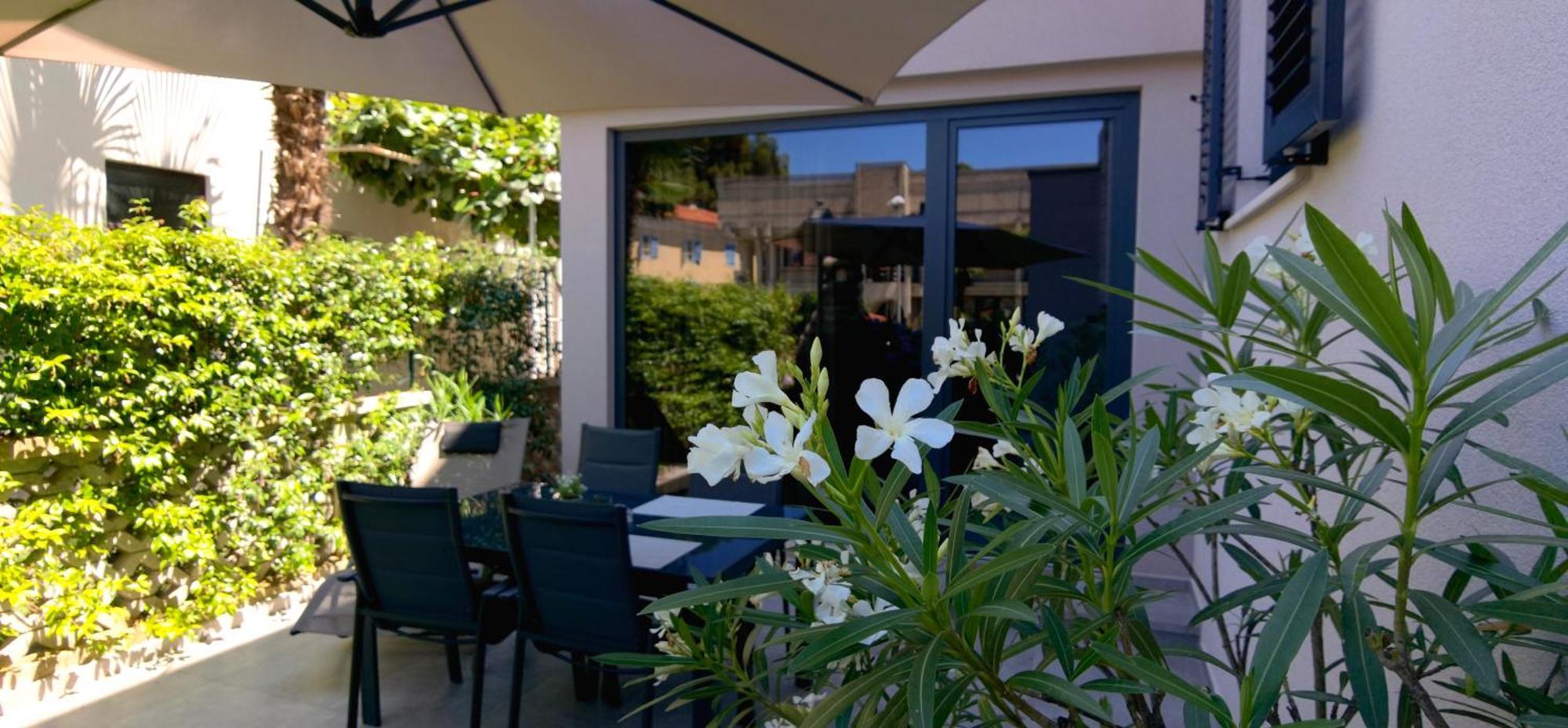 Stay In The Very Heart Of Porec - 50M To The Beach ภายนอก รูปภาพ
